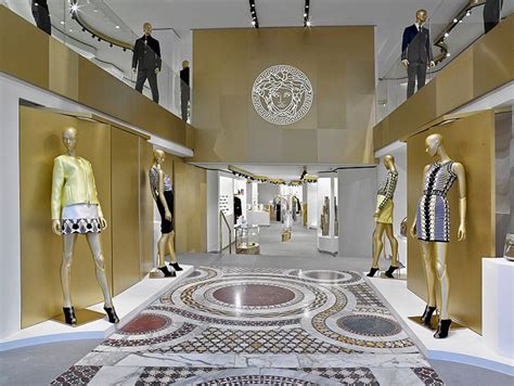 versace show room